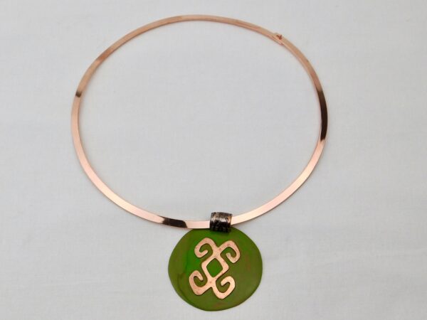 Collar desde la Tierra