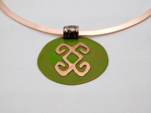 Collar desde la Tierra